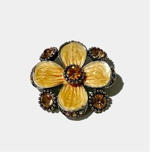 Vintage Flower Brooch - Enamel enhanced with jewels